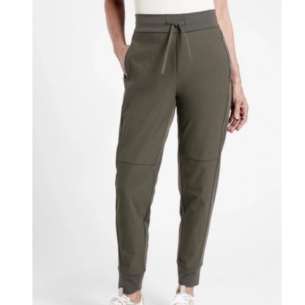 Athleta Dark Green Headlands Hybrid Trek Jogger Size 10